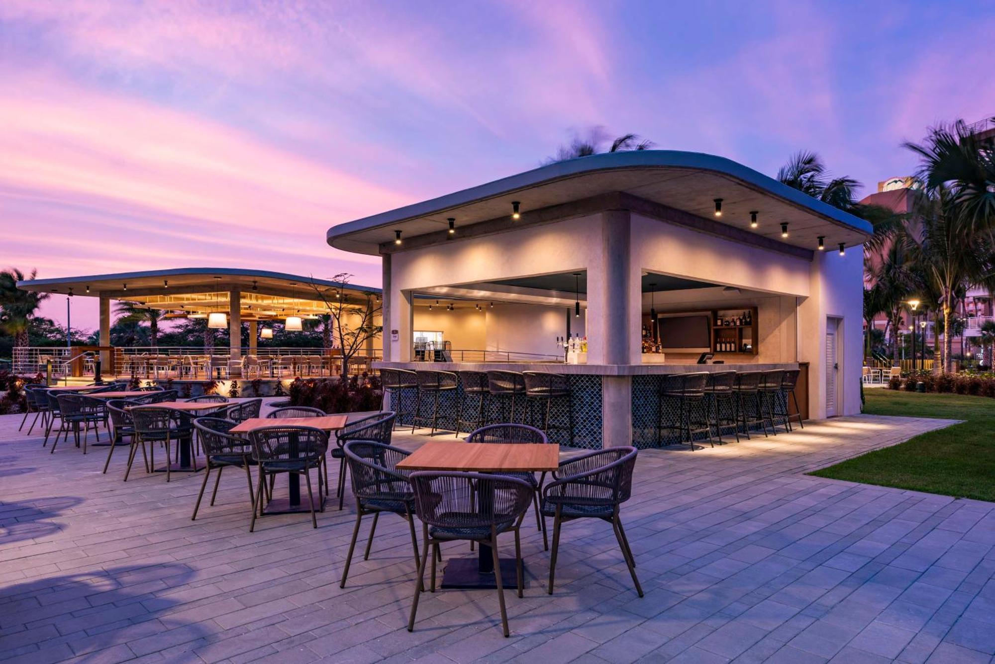 Embassy Suites By Hilton Aruba Beach Resort Palm Beach Exterior photo